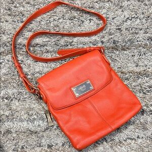 DKNY Pebbled Leather Crossbody in Orange GREAT CONDITION magnetic closure
